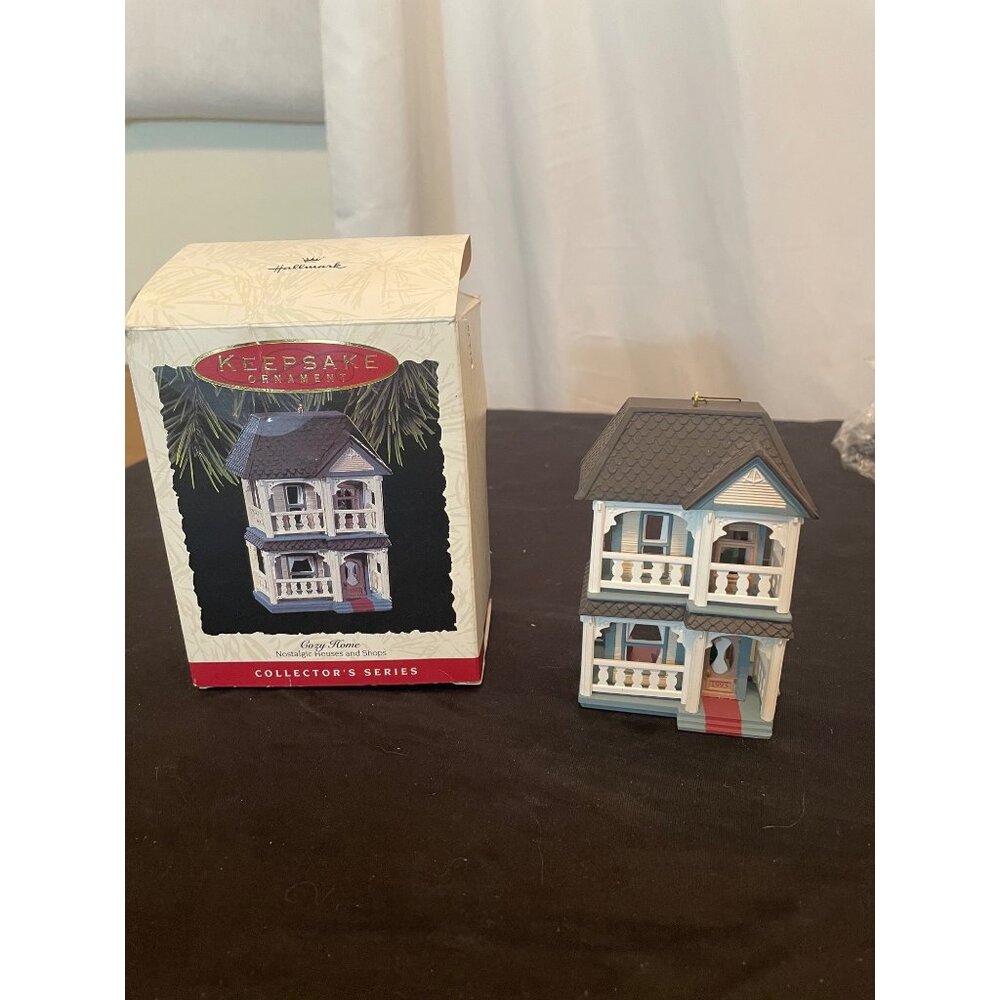 Hallmark Keepsake Ornament Cozy Home 10th in Series 1993